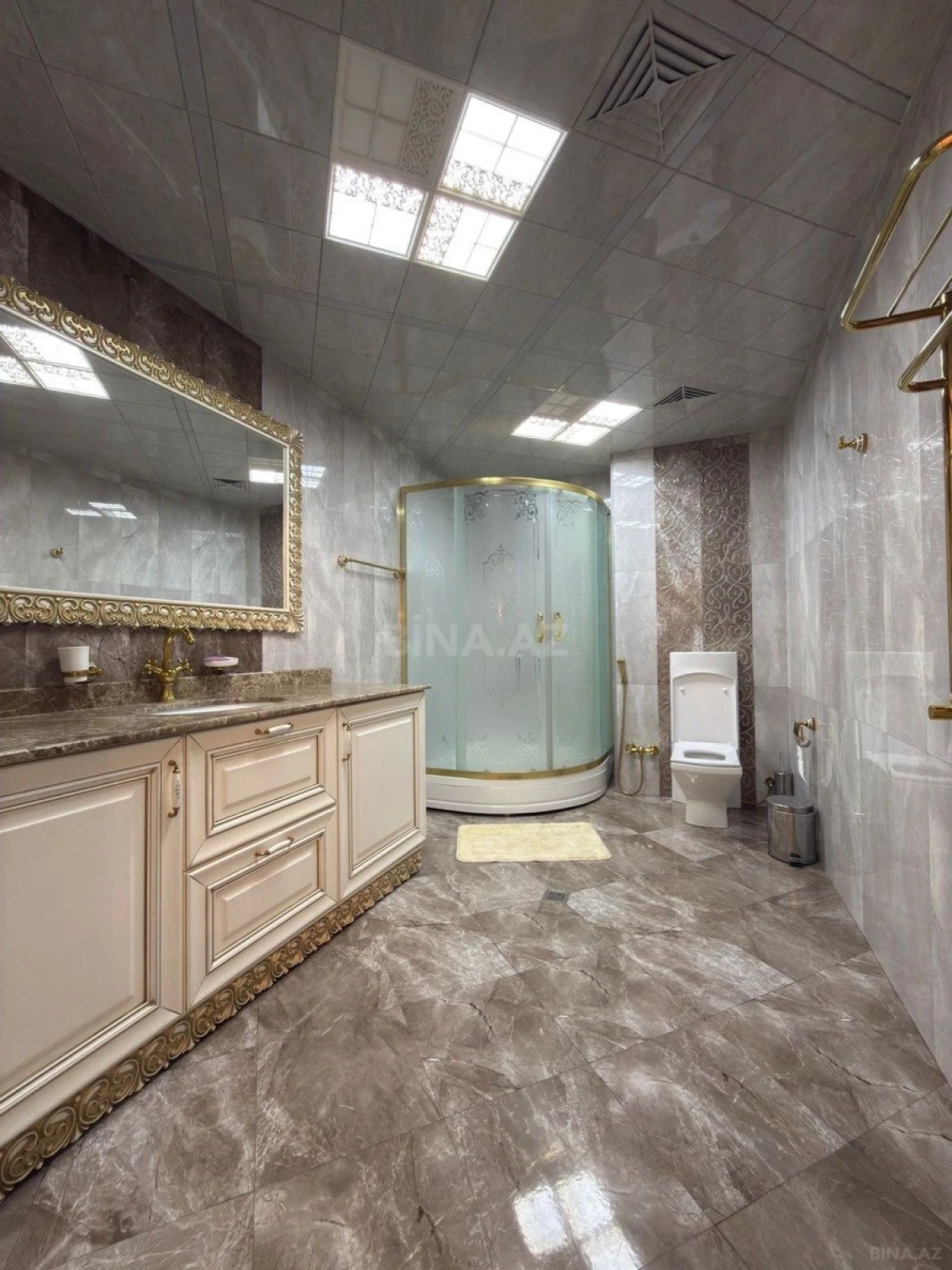 Satılır 3 otaqlı mənzil 170 m²
