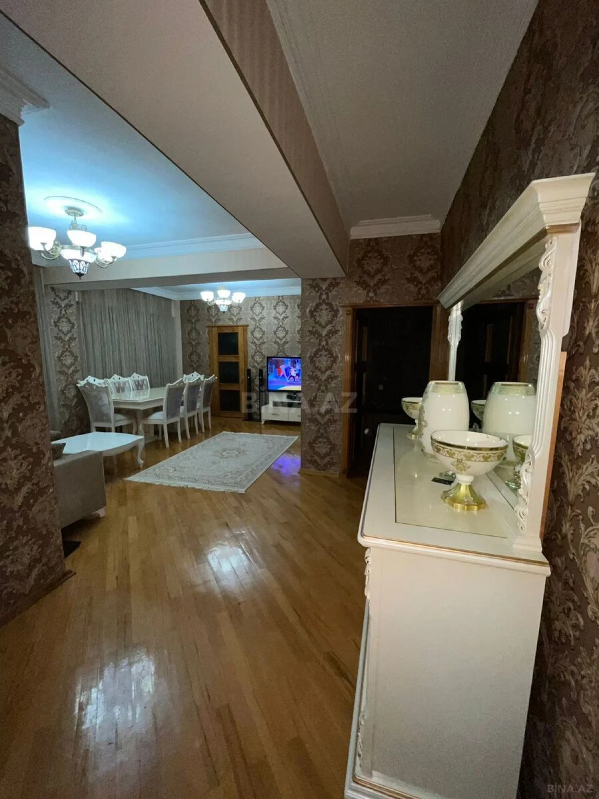Satılır 4 otaqlı mənzil 123 m²