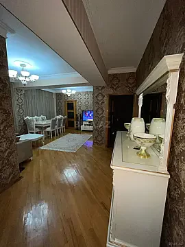 Satılır 4 otaqlı mənzil 123 m²