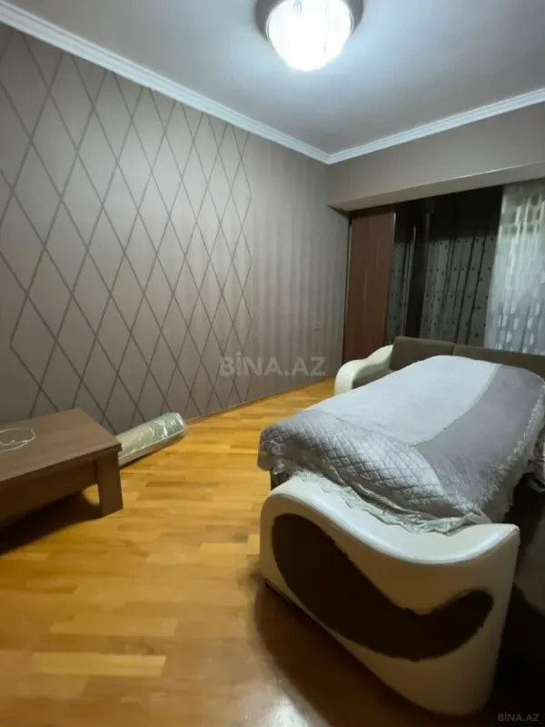 Satılır 4 otaqlı mənzil 123 m²