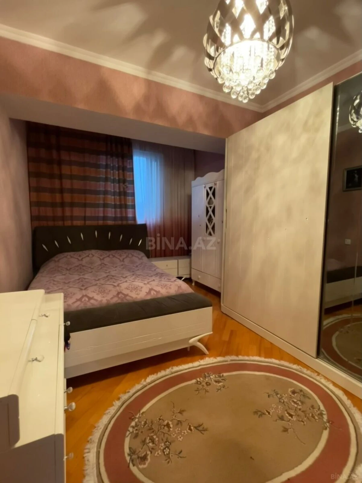 Satılır 4 otaqlı mənzil 123 m²