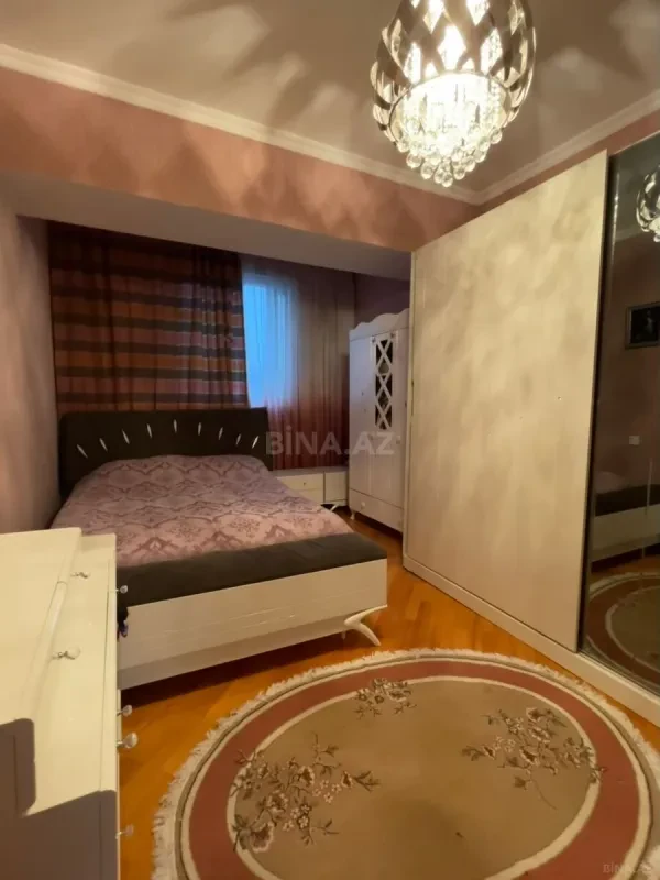 Satılır 4 otaqlı mənzil 123 m²