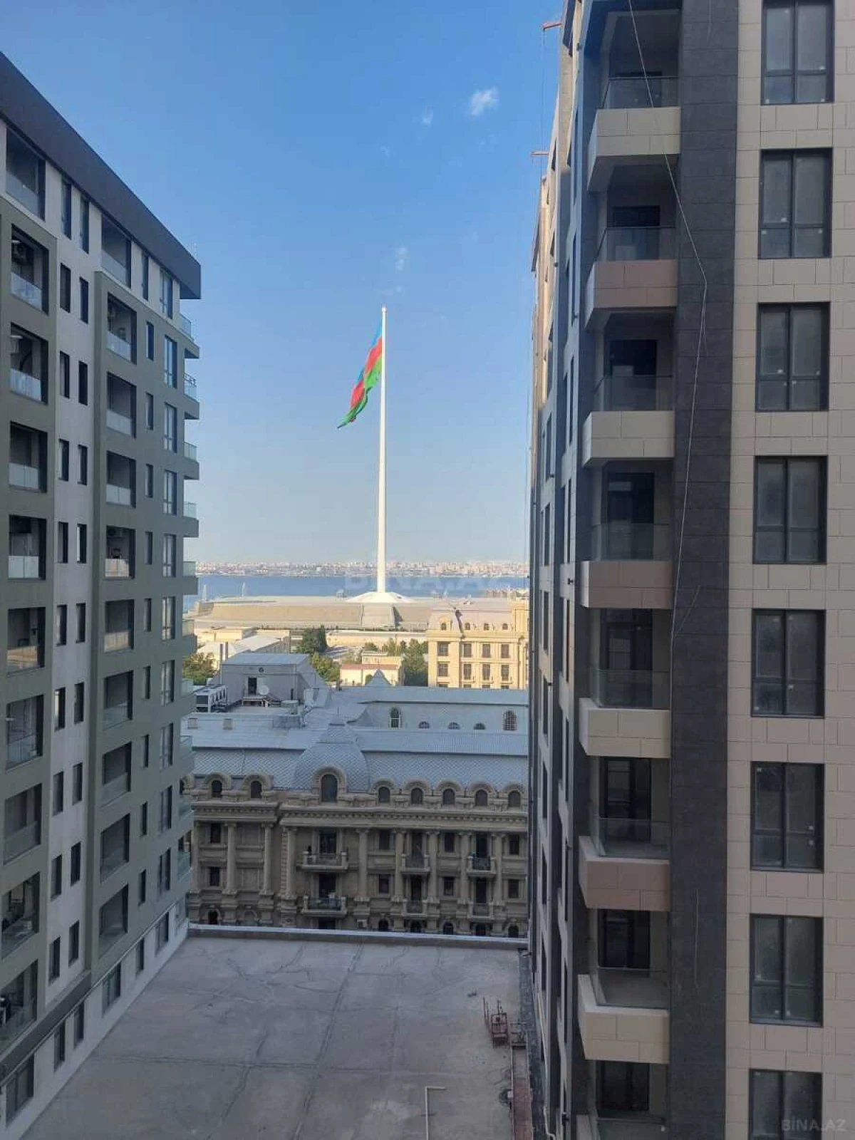 Satılır 4 otaqlı mənzil 123 m²