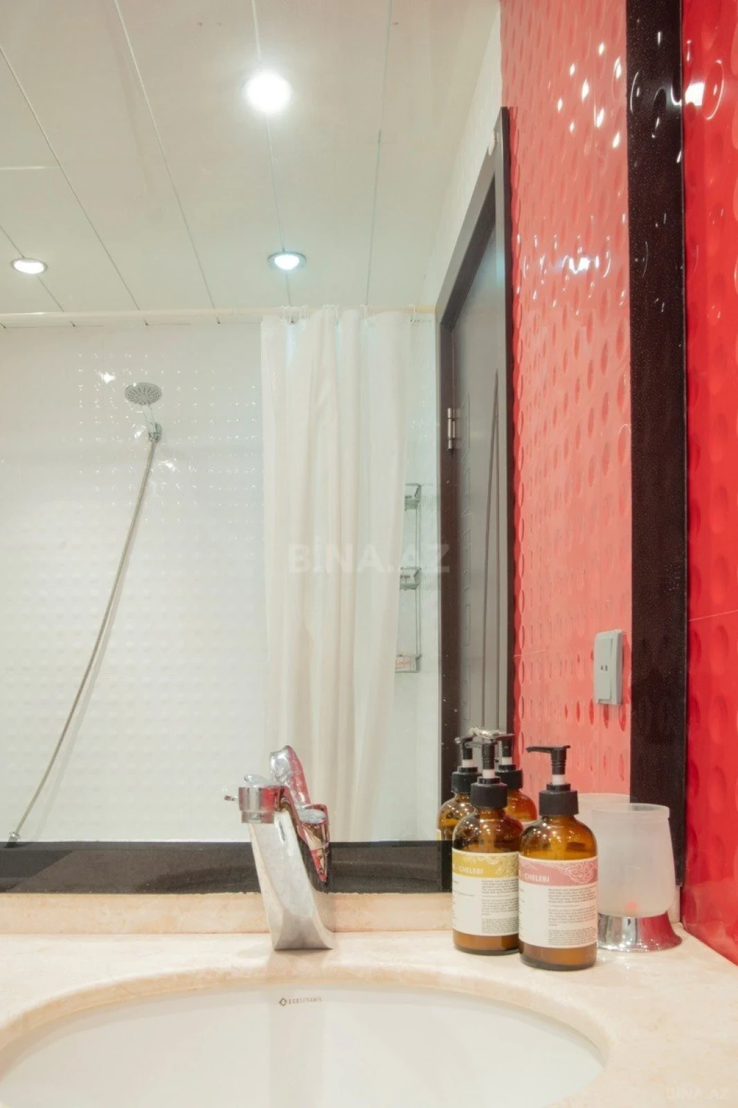 Kirayə verilir 3 otaqlı mənzil 110 m²