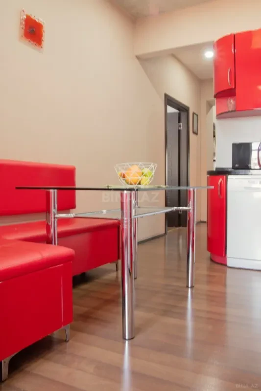 Kirayə verilir 3 otaqlı mənzil 110 m²