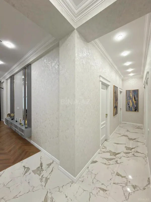 Satılır 3 otaqlı mənzil 130 m²