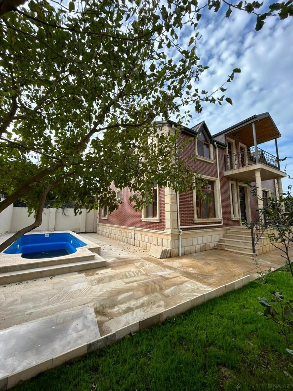 Kirayə verilir 4 otaqlı həyət evi 220 m²