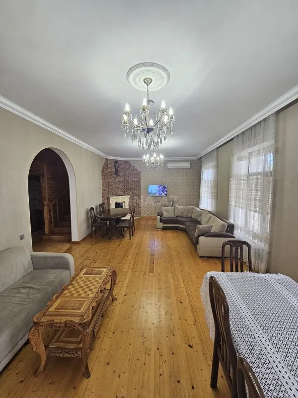Kirayə verilir 4 otaqlı həyət evi 220 m²