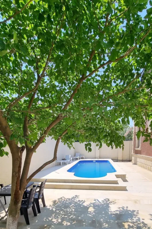 Kirayə verilir 4 otaqlı həyət evi 220 m²