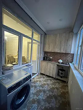 Satılır 3 otaqlı mənzil 156 m²