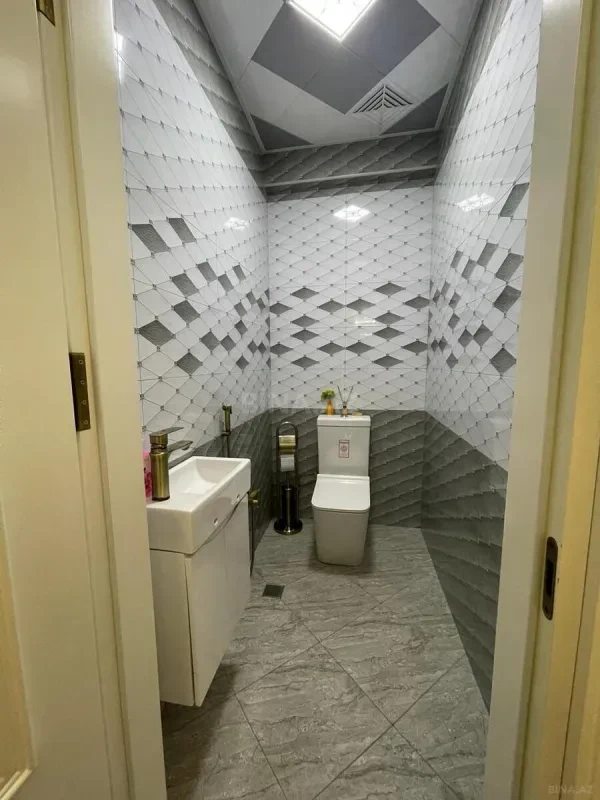 Satılır 3 otaqlı mənzil 156 m²