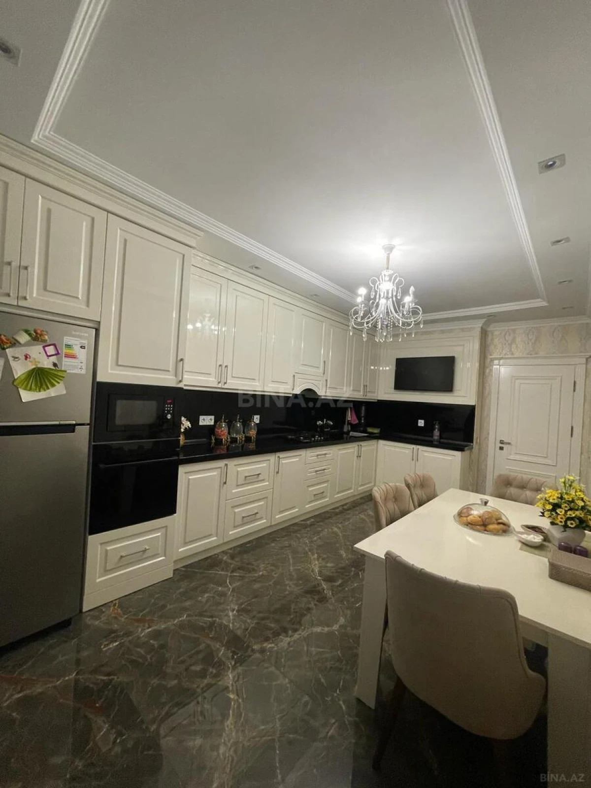 Satılır 3 otaqlı mənzil 156 m²