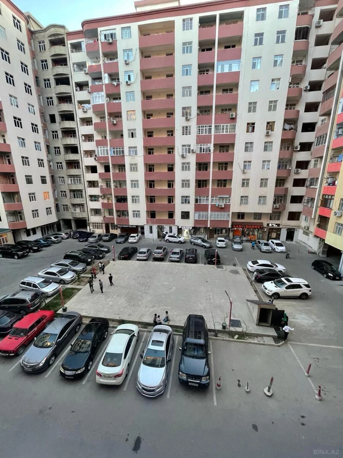 Satılır 3 otaqlı mənzil 156 m²