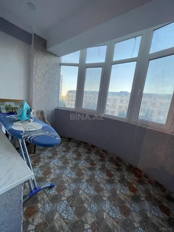 Satılır 3 otaqlı mənzil 156 m²