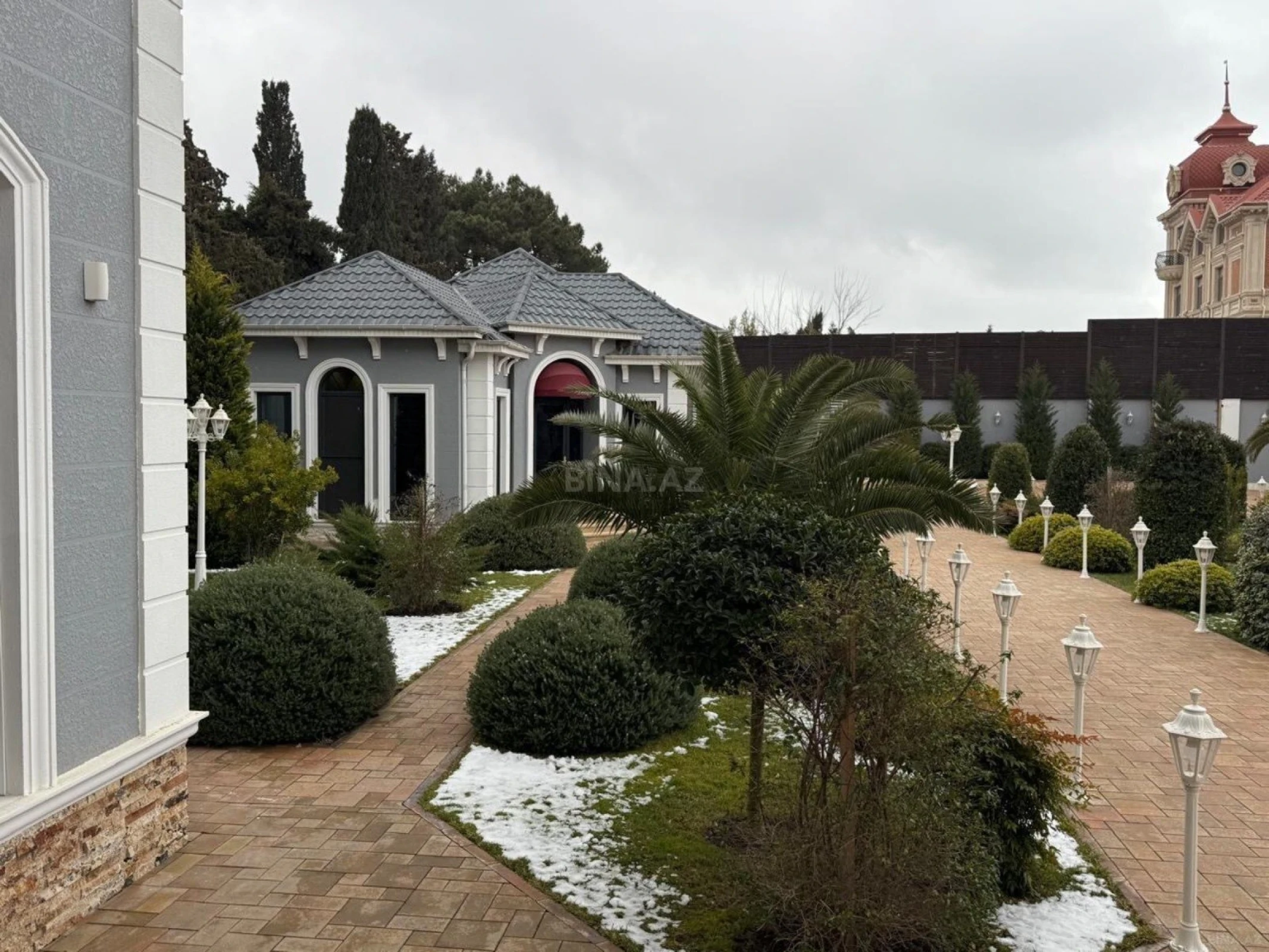Kirayə verilir 6 otaqlı həyət evi 500 m²