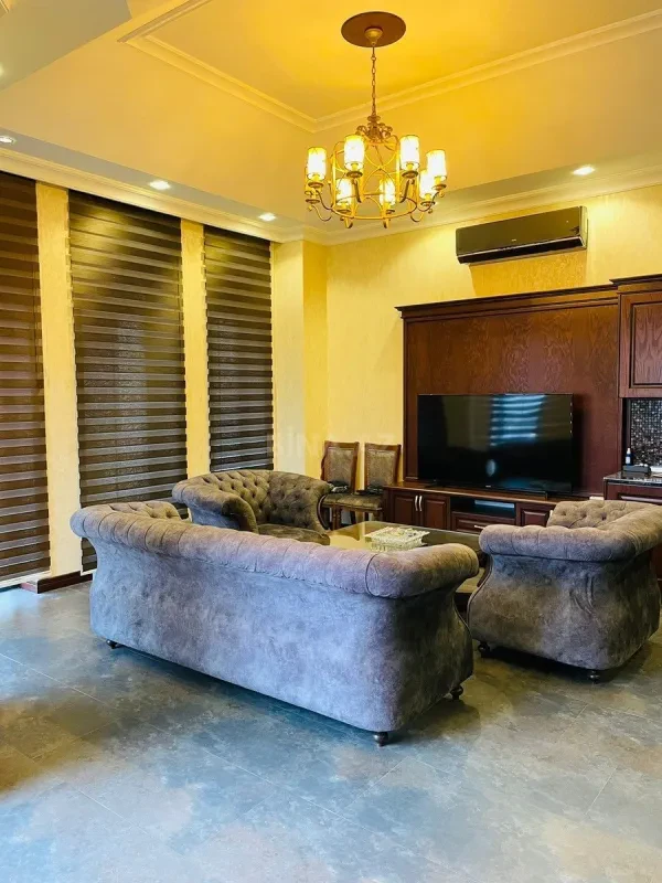 Kirayə verilir 6 otaqlı həyət evi 500 m²
