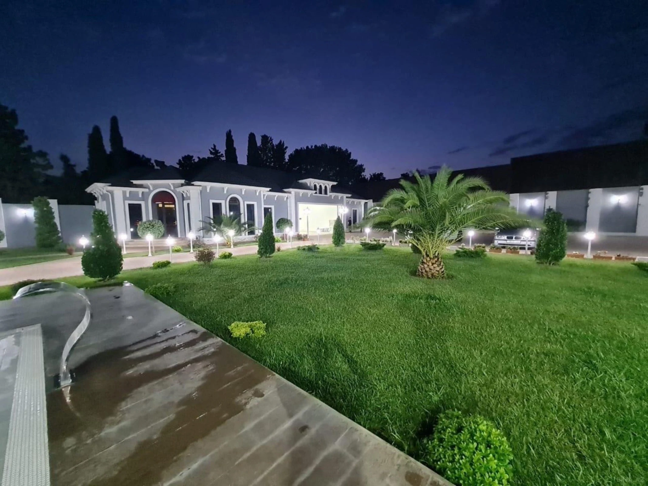 Kirayə verilir 6 otaqlı həyət evi 500 m²
