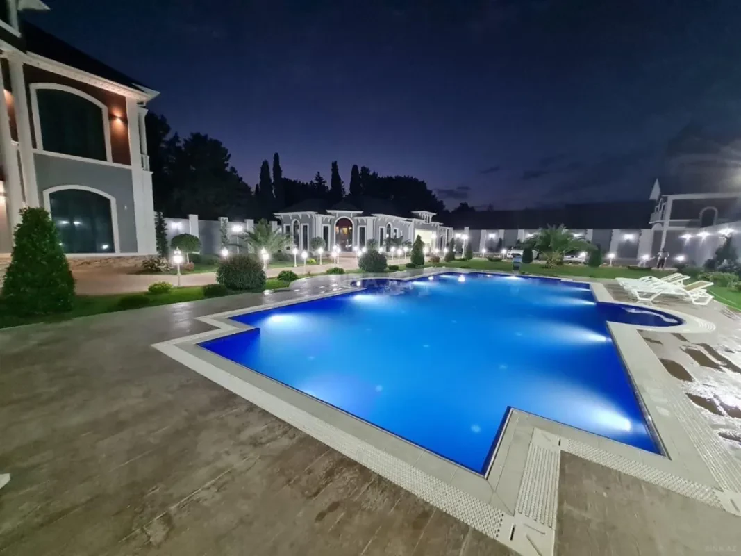 Kirayə verilir 6 otaqlı həyət evi 500 m²