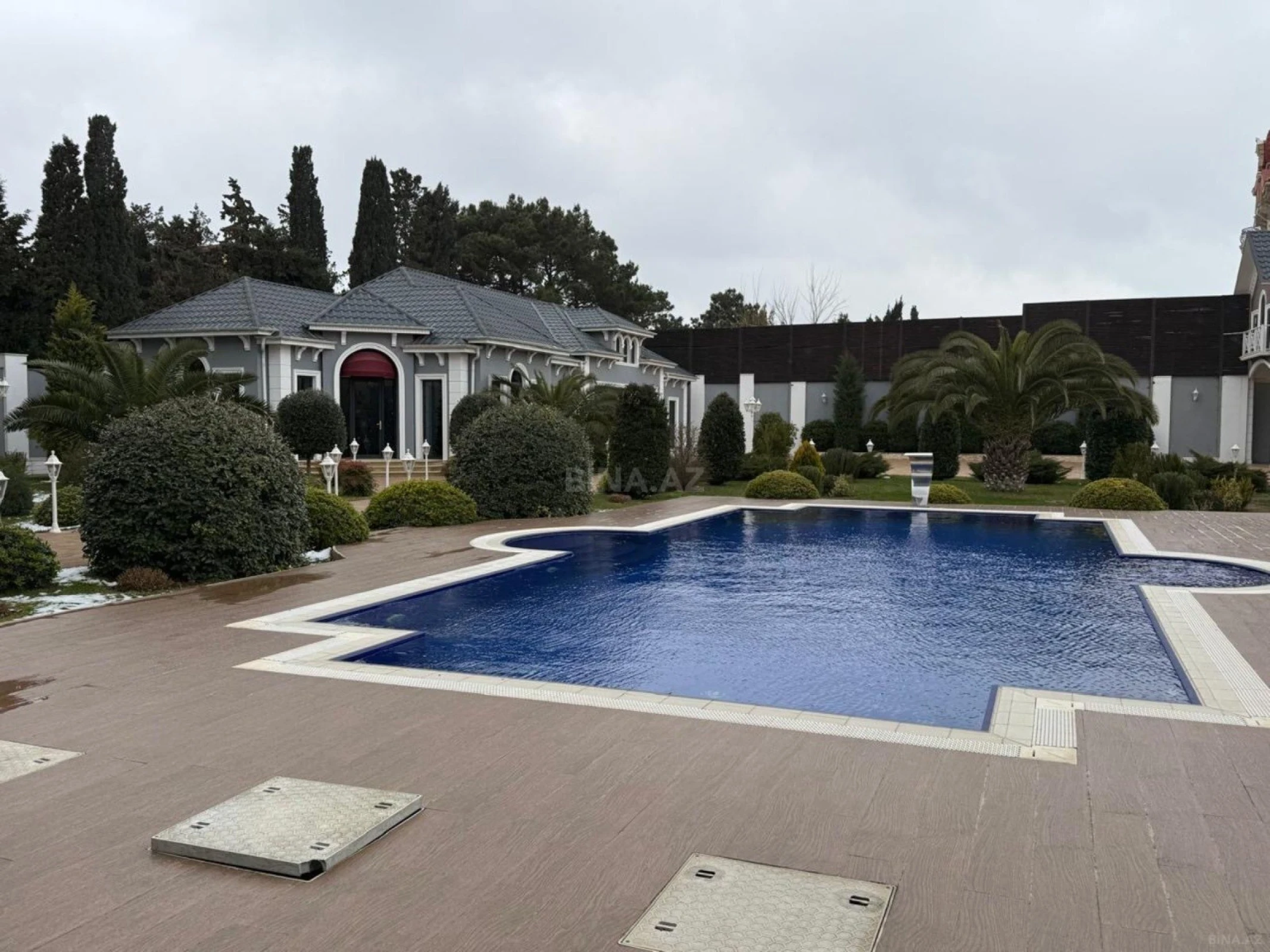 Kirayə verilir 6 otaqlı həyət evi 500 m²