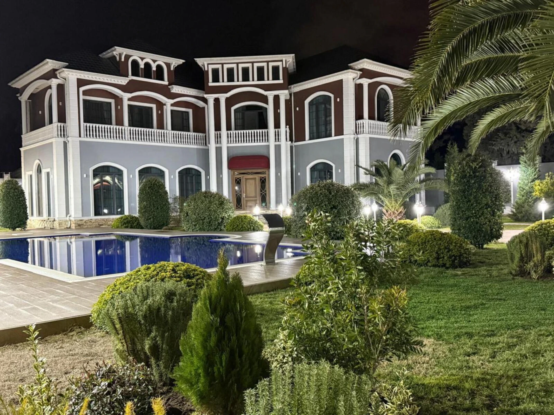 Kirayə verilir 6 otaqlı həyət evi 500 m²