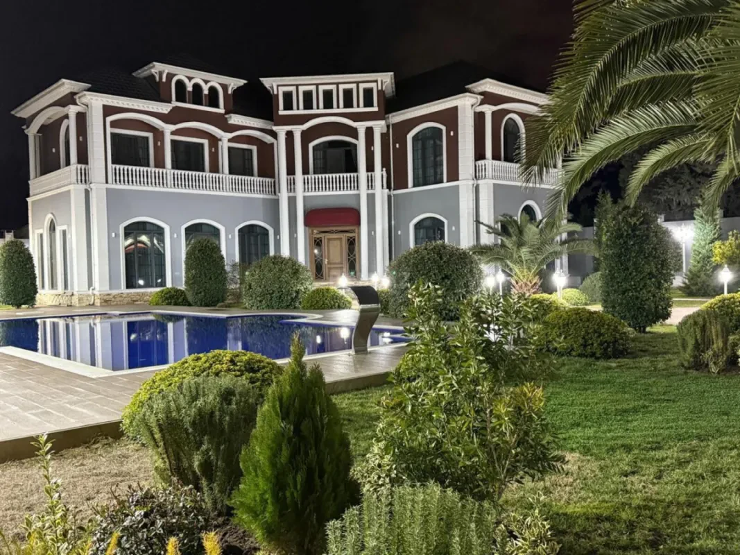 Kirayə verilir 6 otaqlı həyət evi 500 m²