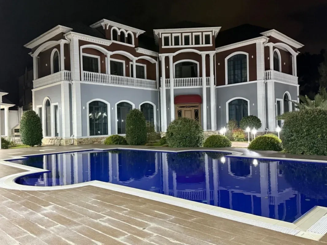 Kirayə verilir 6 otaqlı həyət evi 500 m²