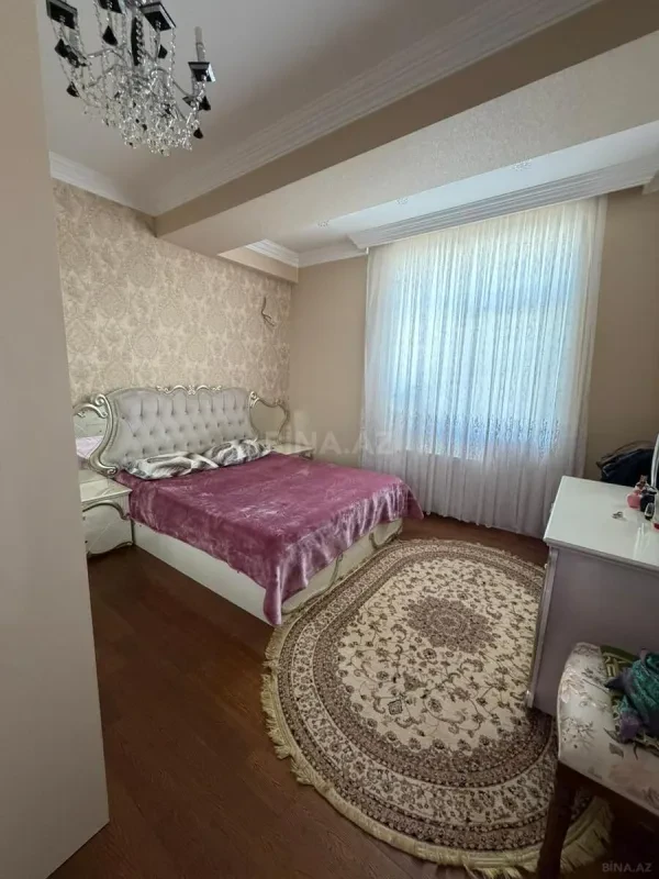 Satılır 3 otaqlı mənzil 118 m²