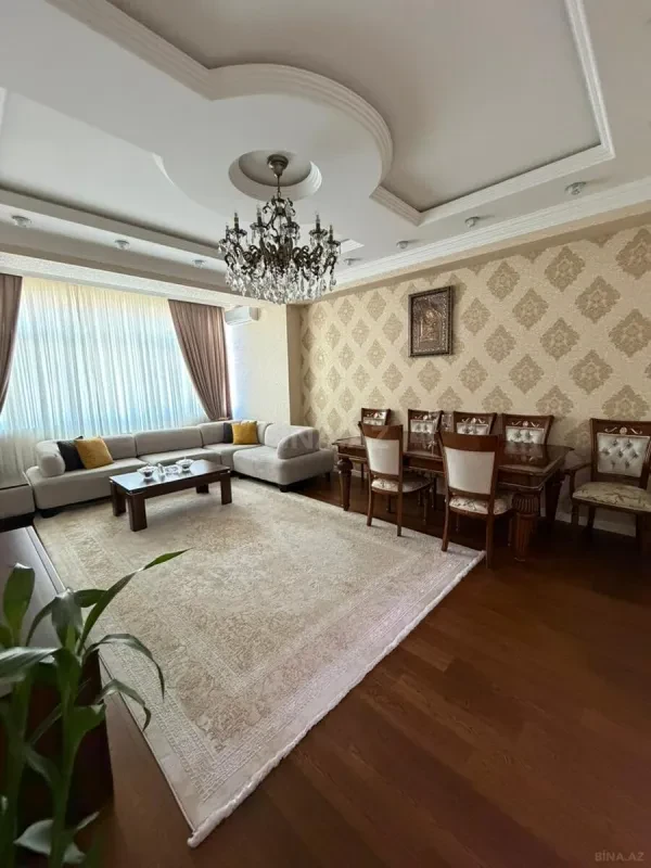 Satılır 3 otaqlı mənzil 118 m²