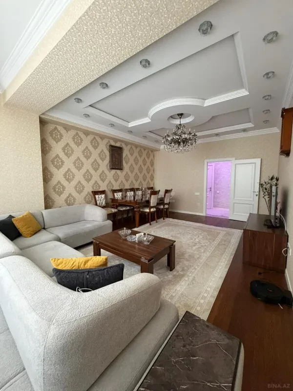 Satılır 3 otaqlı mənzil 118 m²