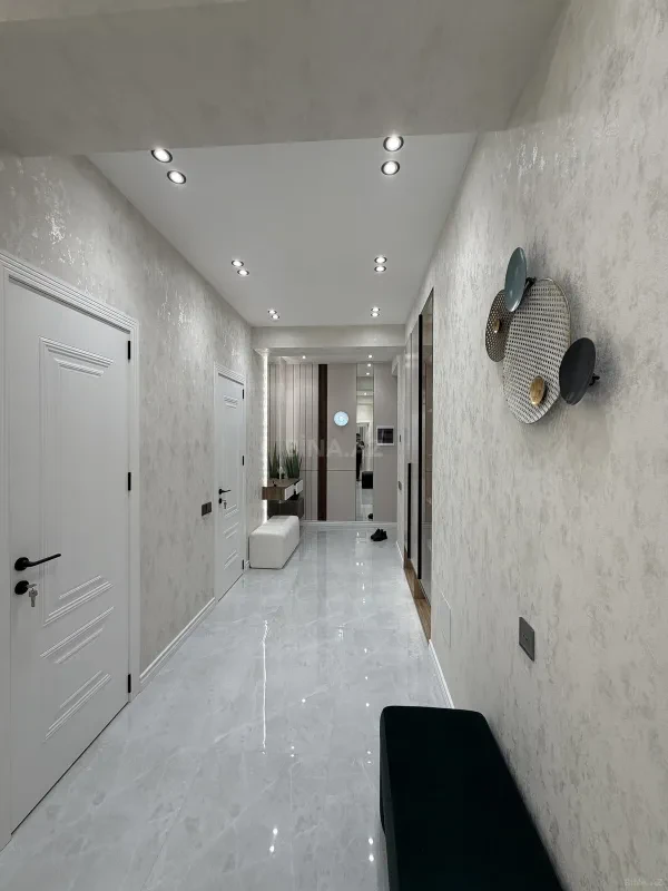 Satılır 3 otaqlı mənzil 117 m²