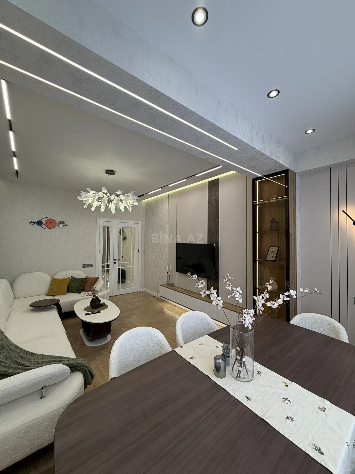 Satılır 3 otaqlı mənzil 117 m²
