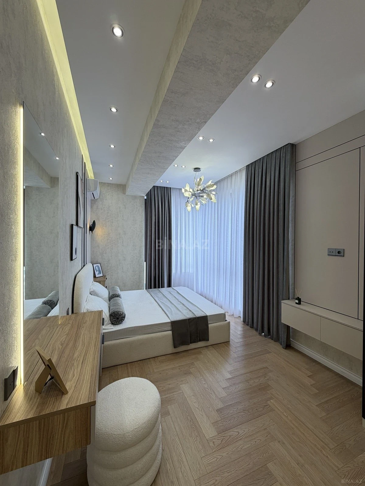 Satılır 3 otaqlı mənzil 117 m²