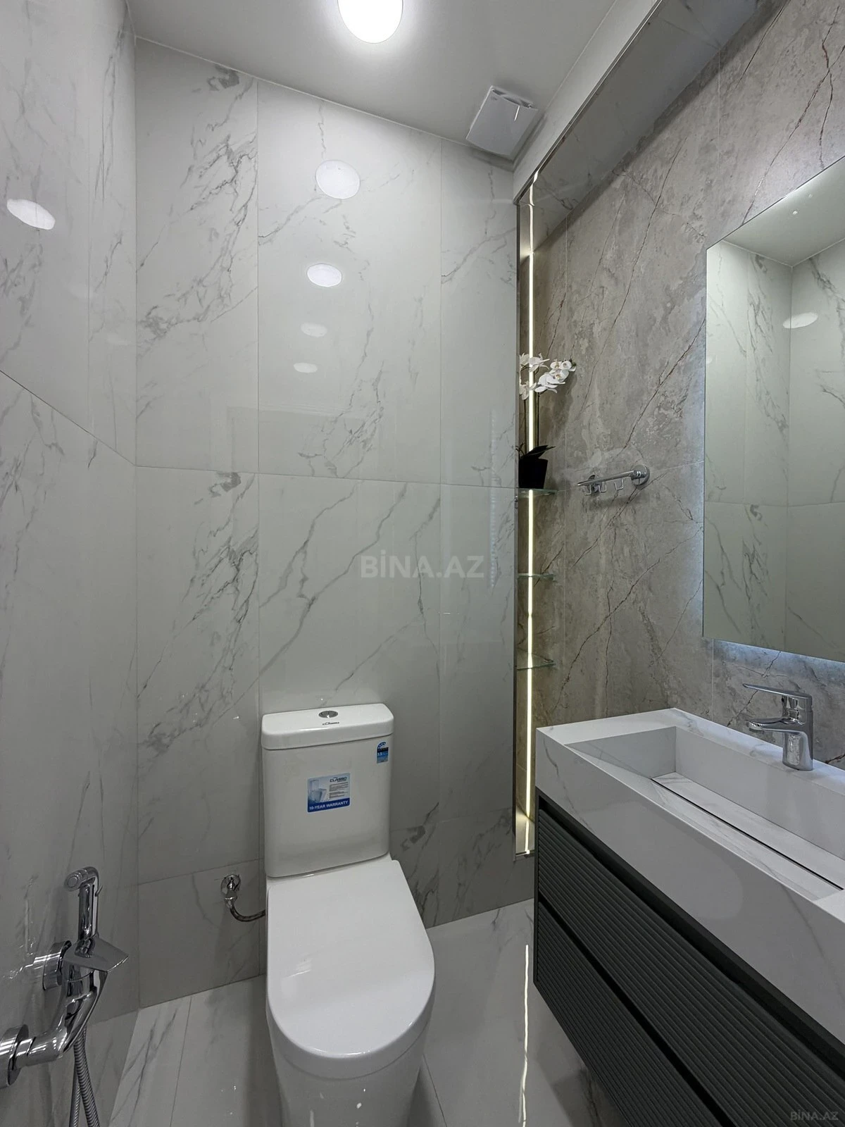 Satılır 3 otaqlı mənzil 117 m²