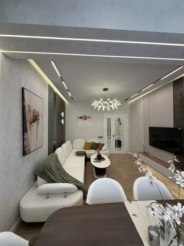 Satılır 3 otaqlı mənzil 117 m²