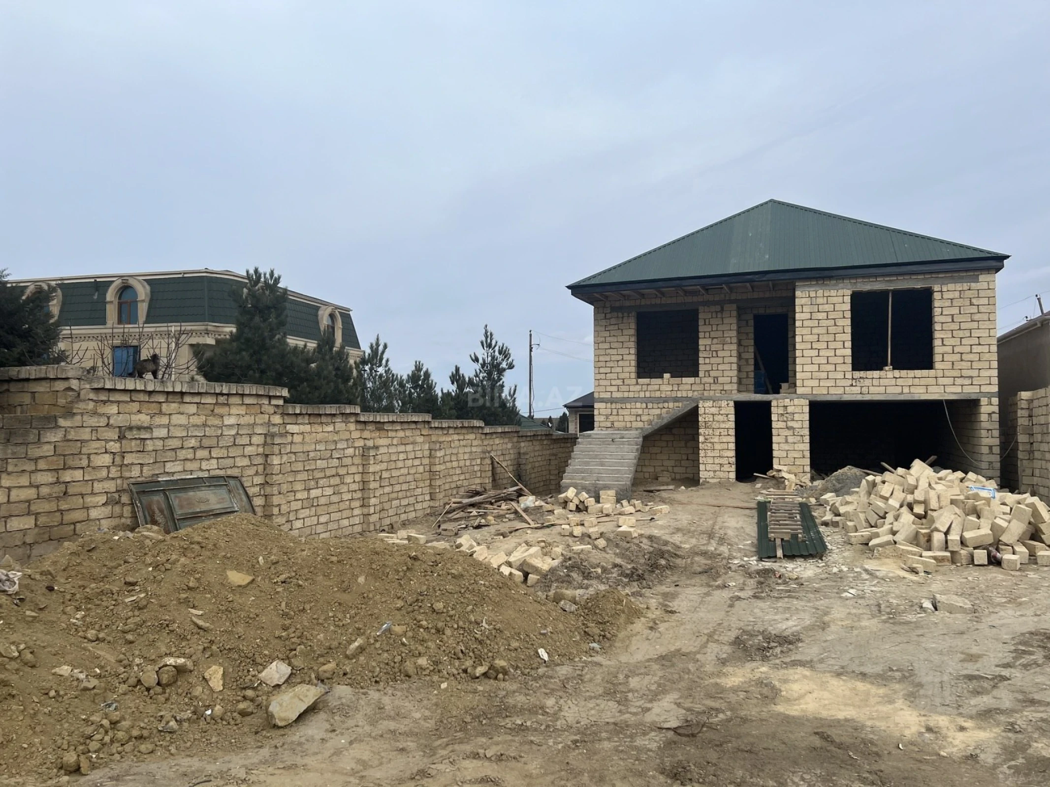 Satılır 6 otaqlı həyət evi 160 m²