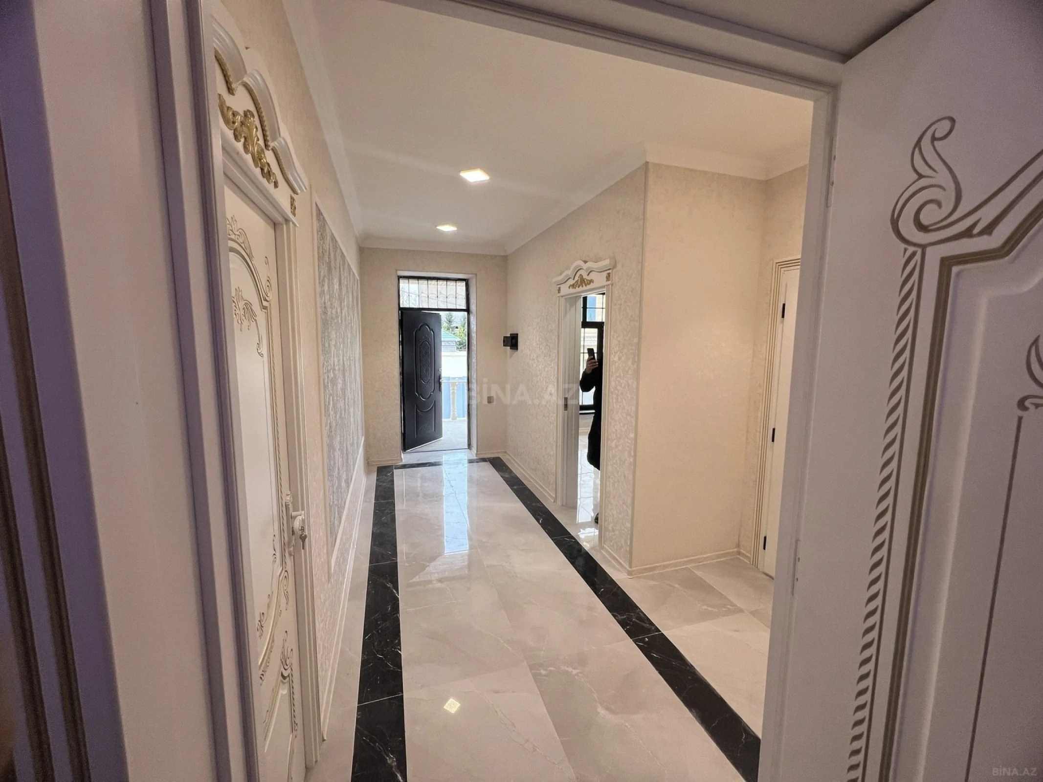 Satılır 6 otaqlı həyət evi 160 m²