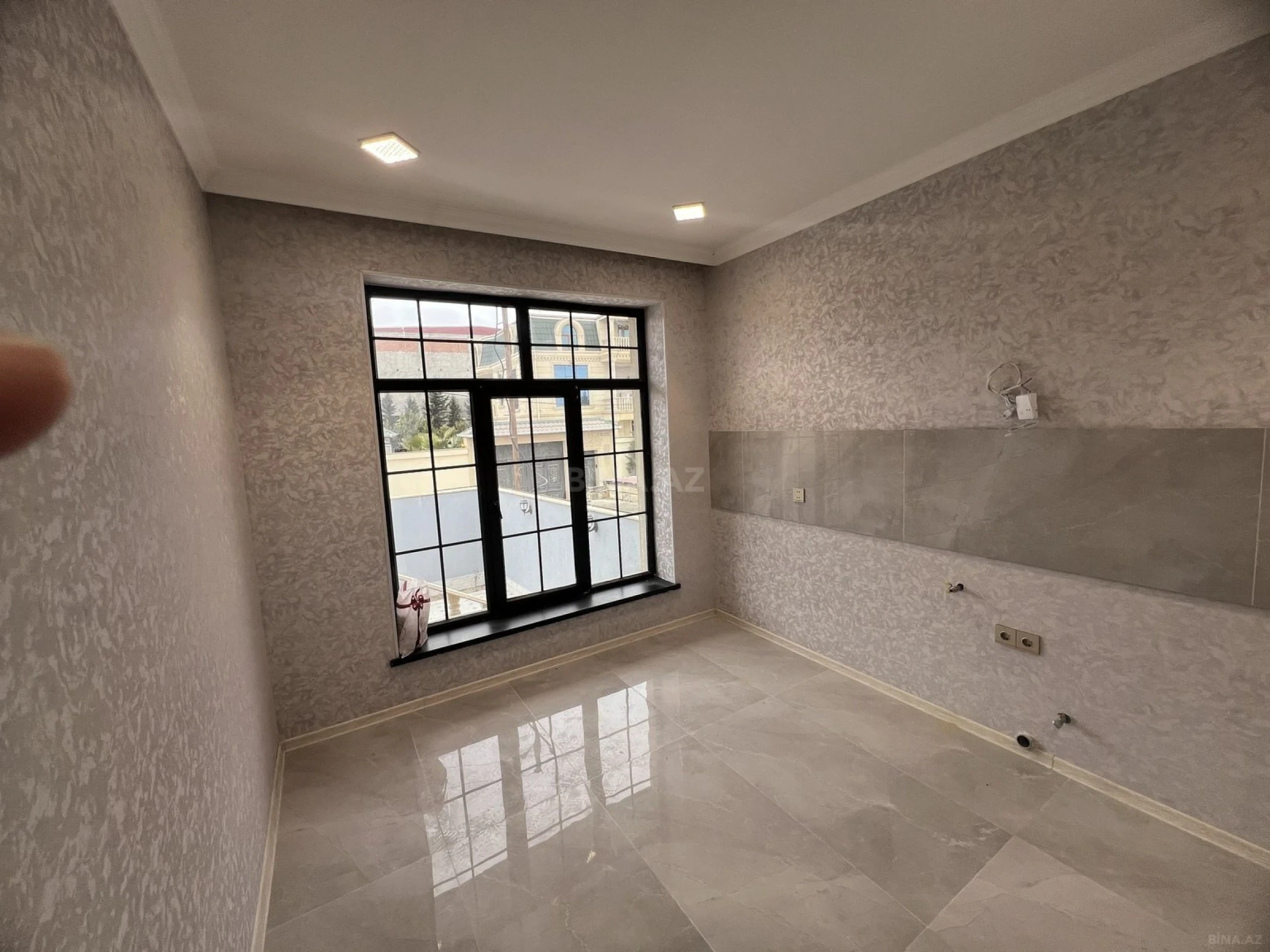 Satılır 6 otaqlı həyət evi 160 m²