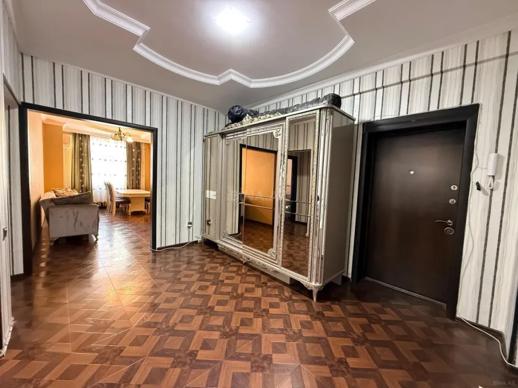 Satılır 2 otaqlı mənzil 73 m²
