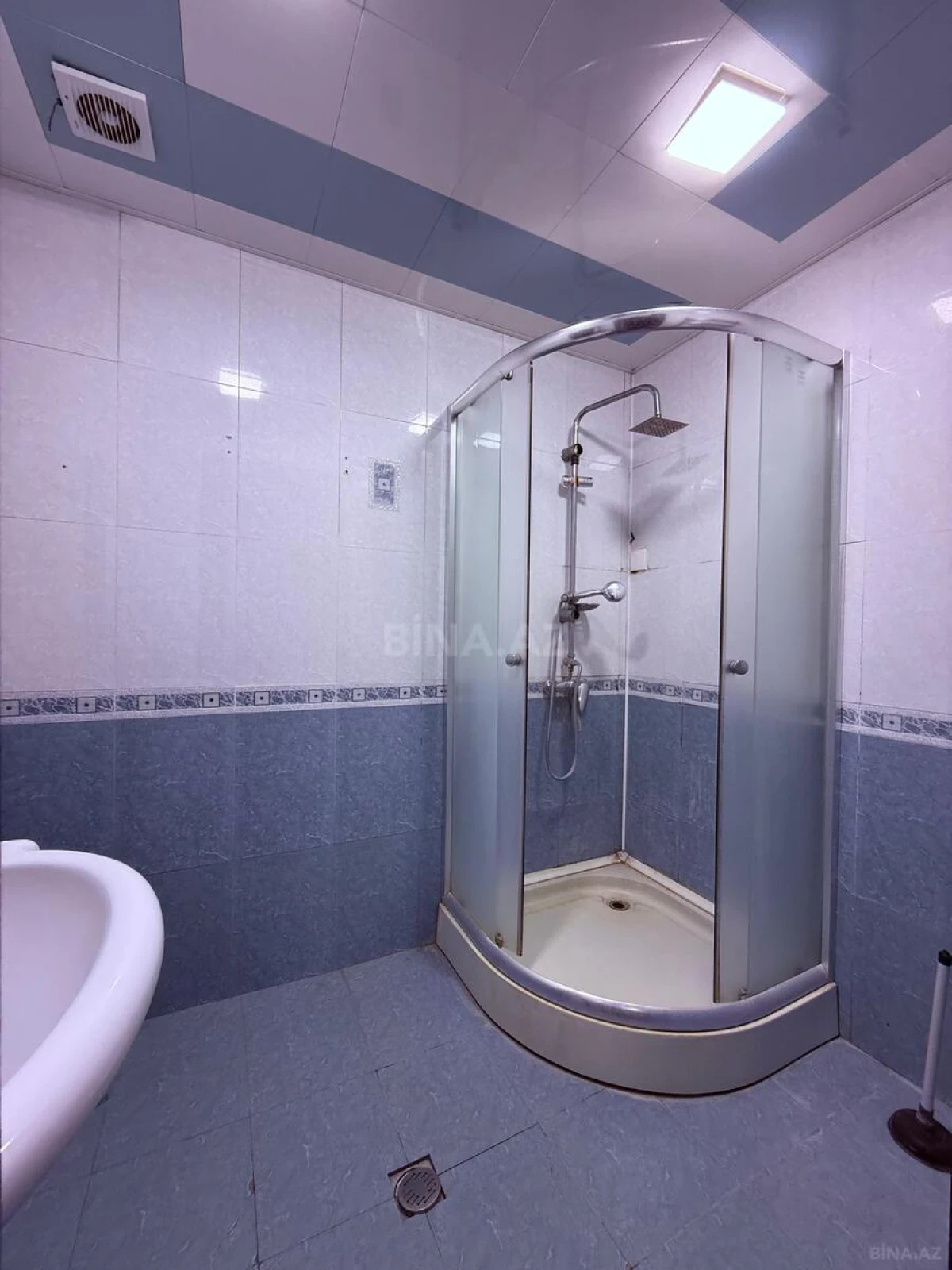 Satılır 2 otaqlı mənzil 73 m²