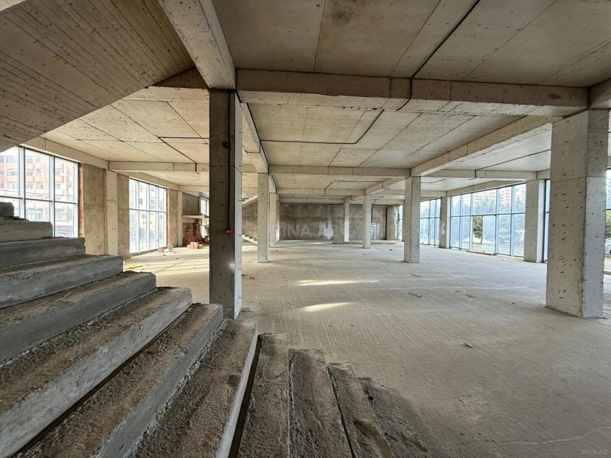 Satılır obyekt 116 m²