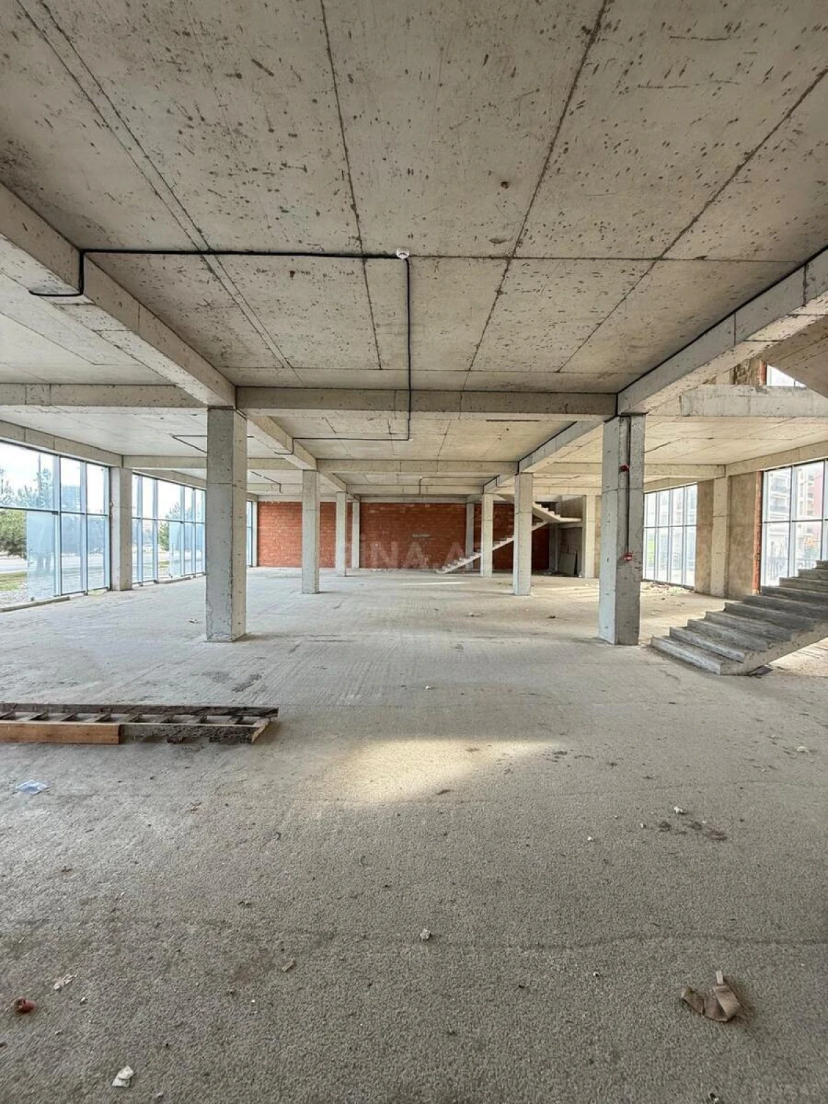 Satılır obyekt 116 m²