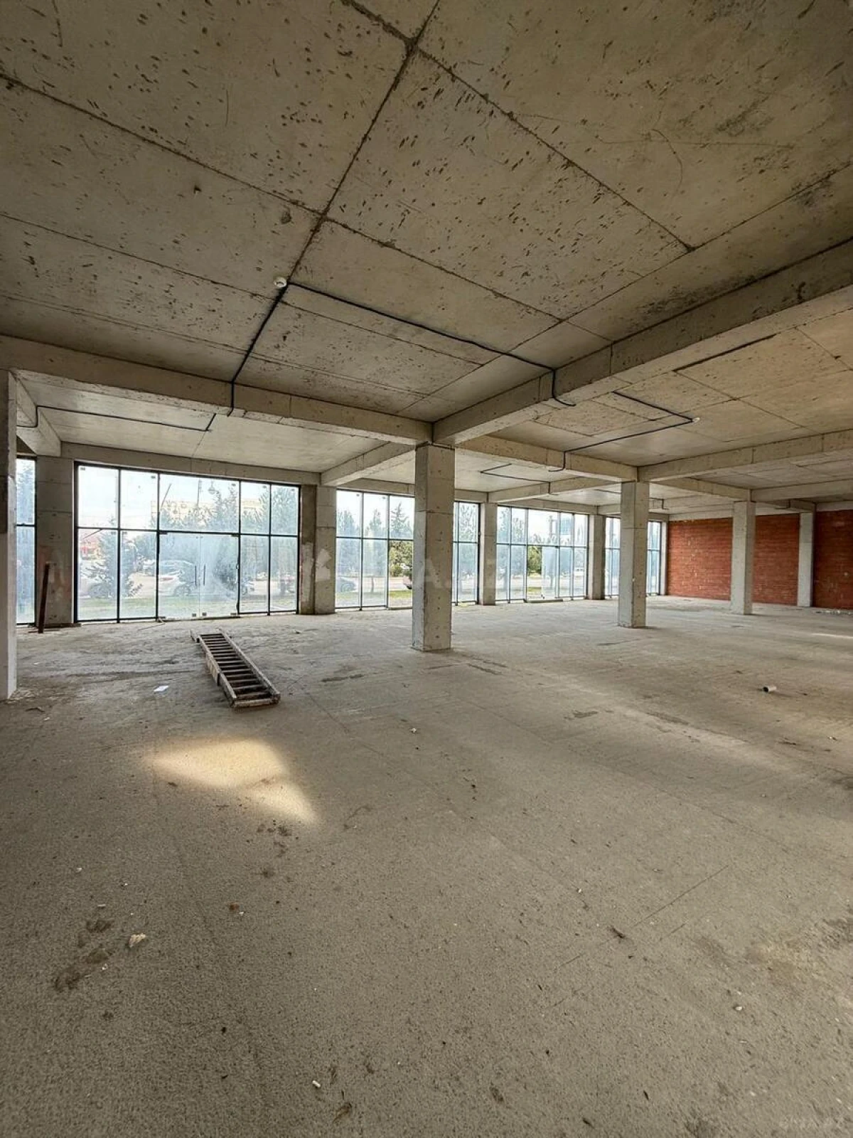 Satılır obyekt 116 m²