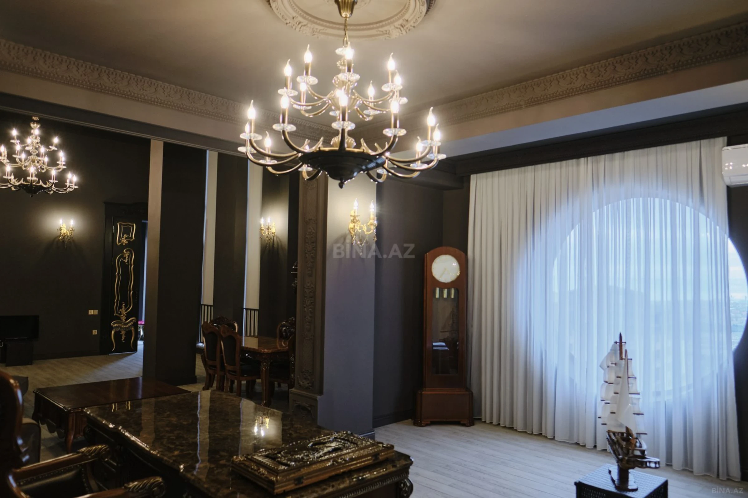 Kirayə verilir 7 otaqlı mənzil 565 m²