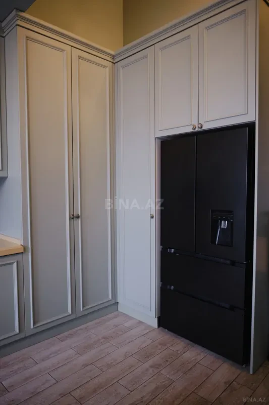 Kirayə verilir 7 otaqlı mənzil 565 m²