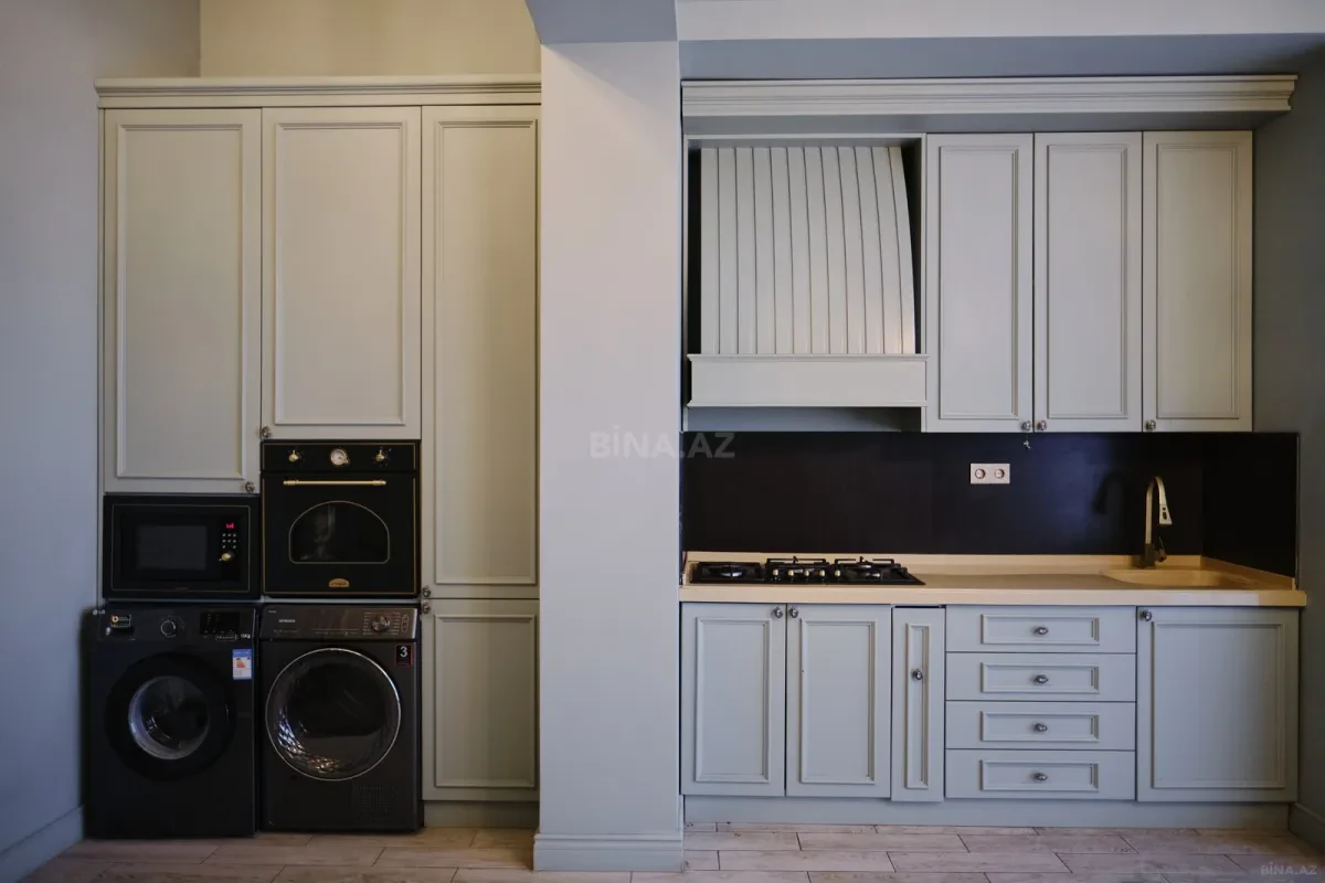 Kirayə verilir 7 otaqlı mənzil 565 m²