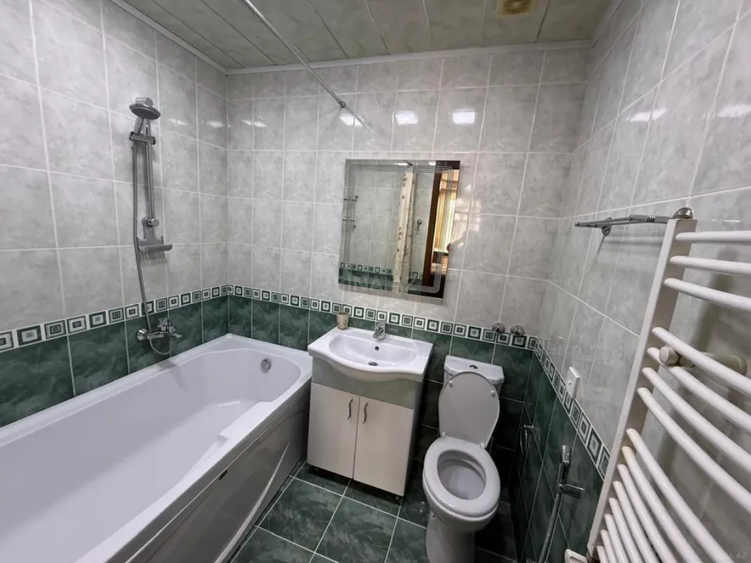 Kirayə verilir 4 otaqlı mənzil 200 m²