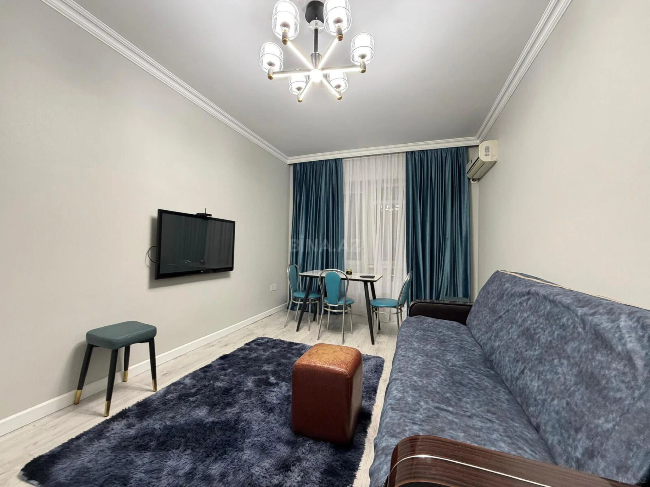 Kirayə verilir 2 otaqlı mənzil 65 m²
