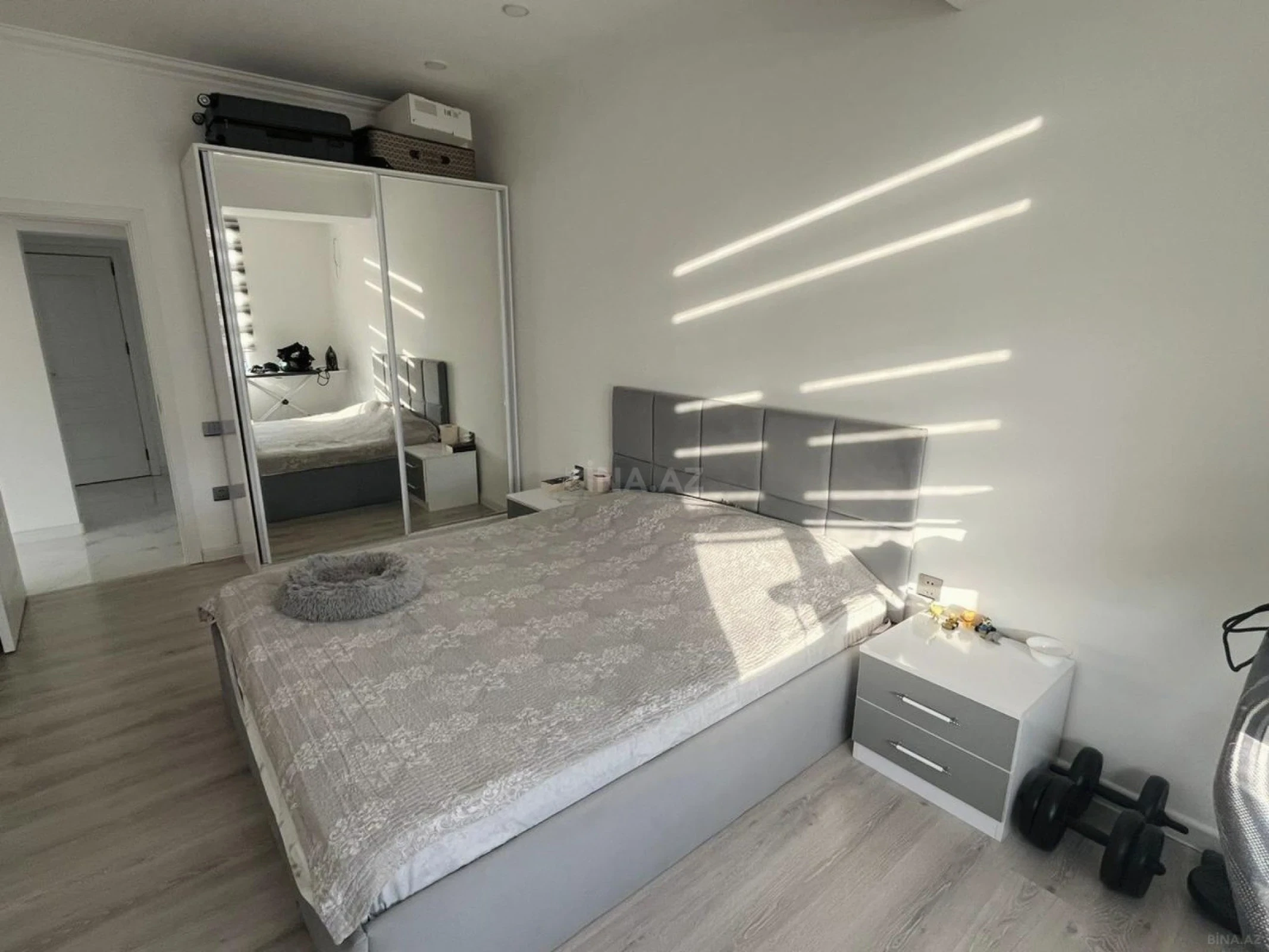 Satılır 3 otaqlı mənzil 102 m²