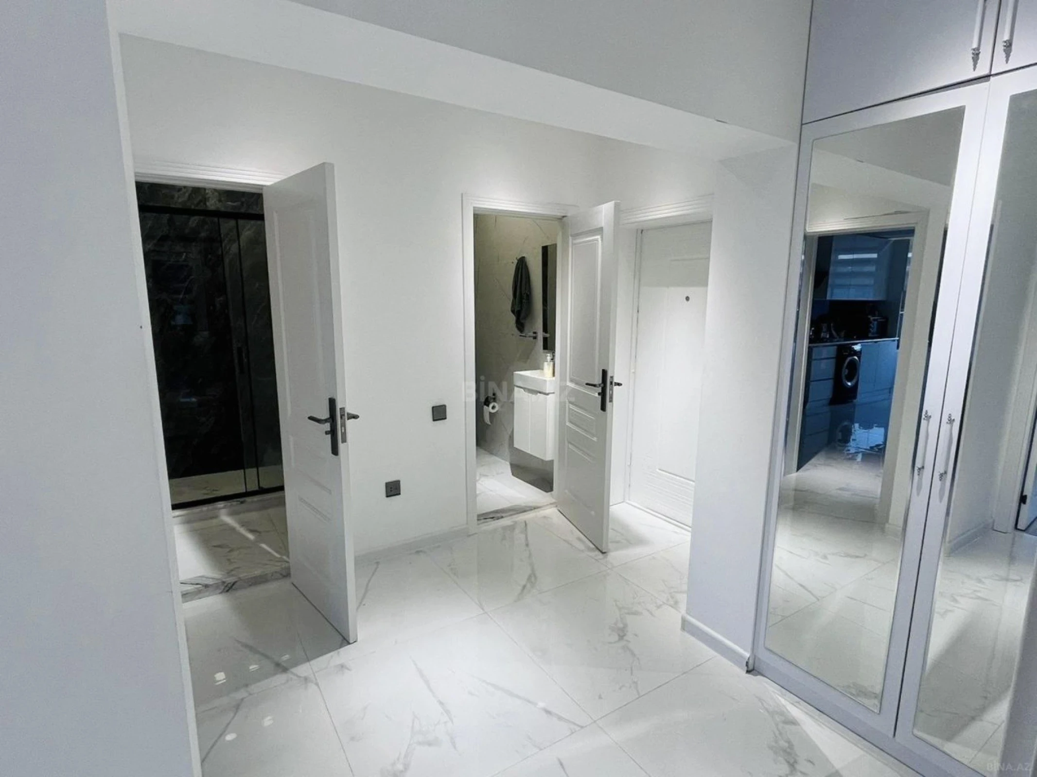 Satılır 3 otaqlı mənzil 102 m²
