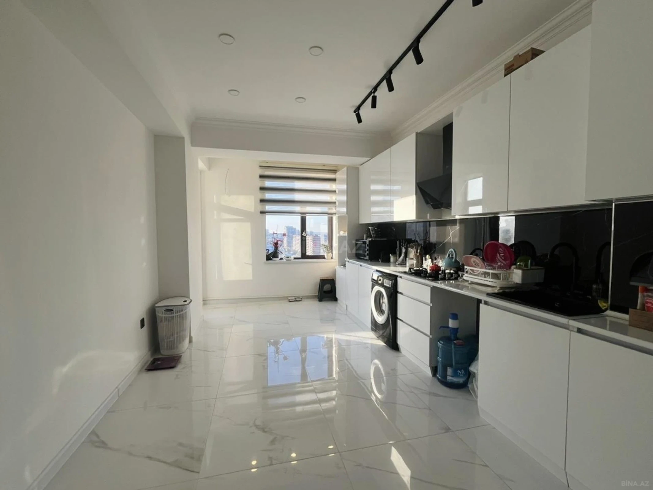 Satılır 3 otaqlı mənzil 102 m²